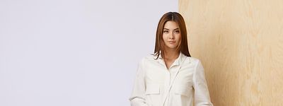 Janina Elegant Summer Look with Wood 9